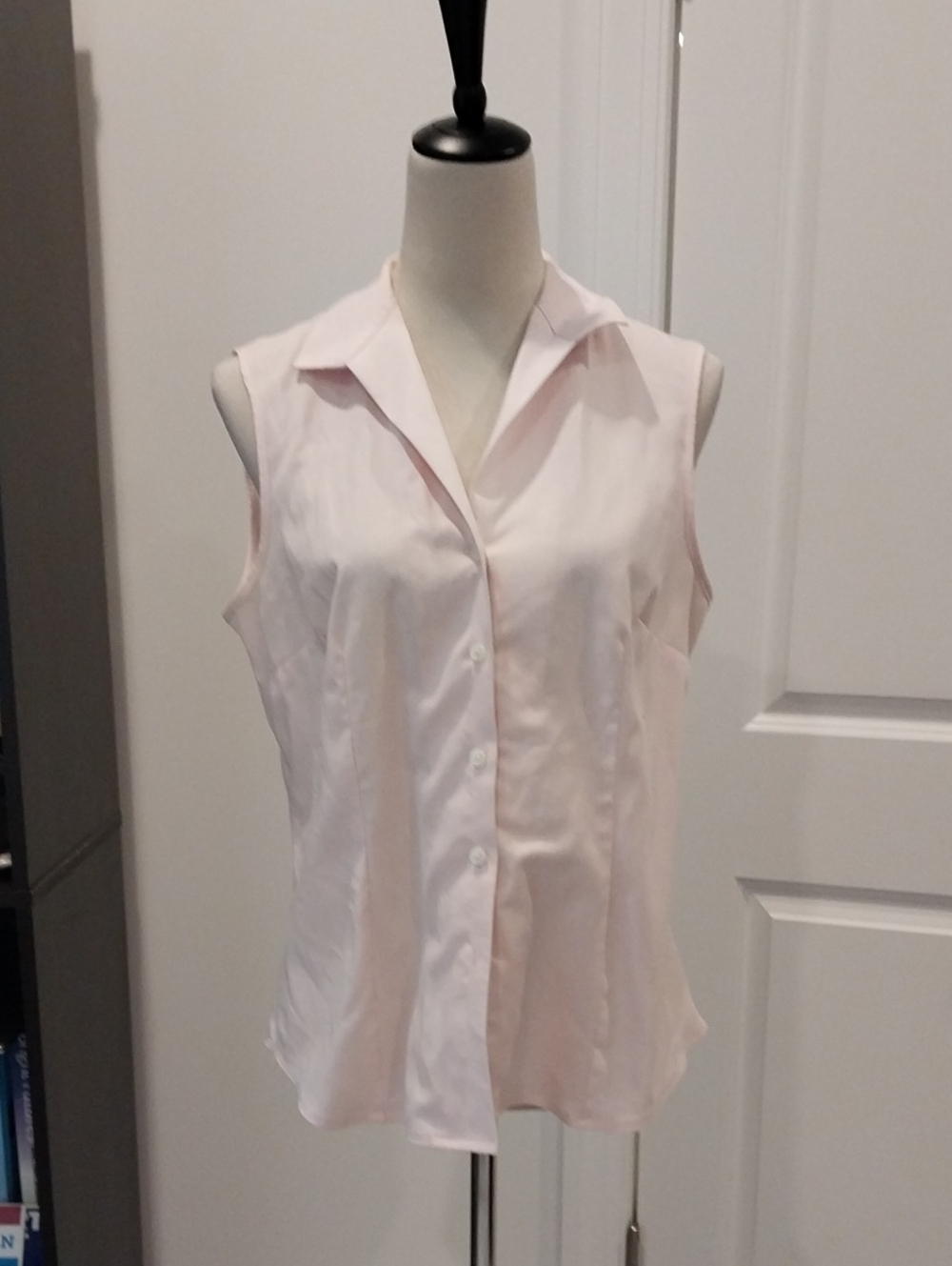 Jones New York Light Pink Sleeveless Button-Down Shirt